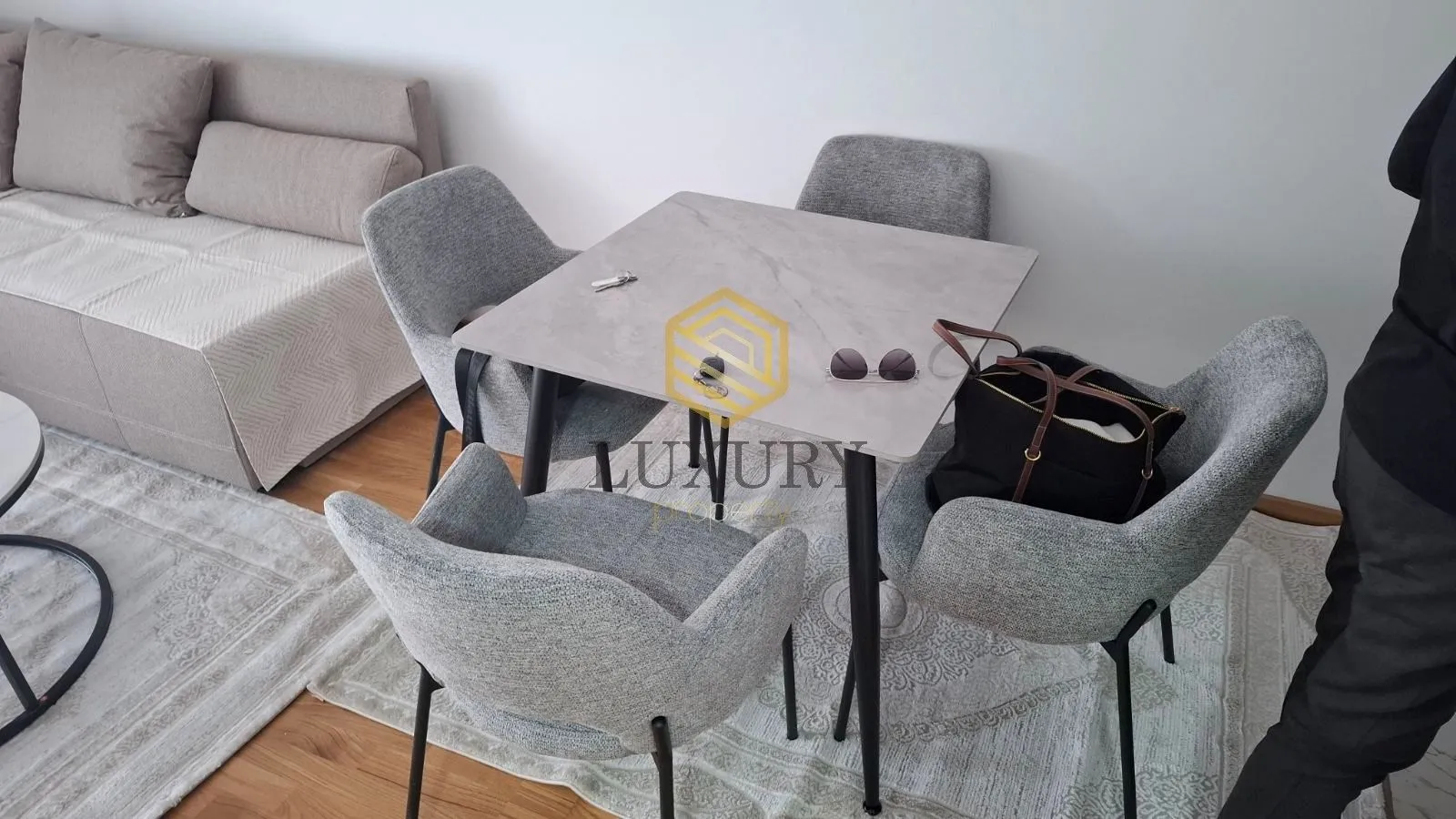 Izdavanje, jednosoban stan, 40m², Zagorič, Podgorica