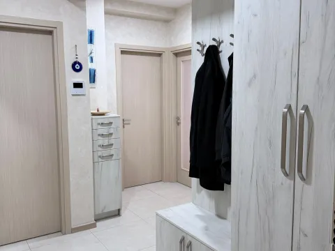 Prodaja, trosoban stan, 72m², City Kvart, Podgorica - image 11