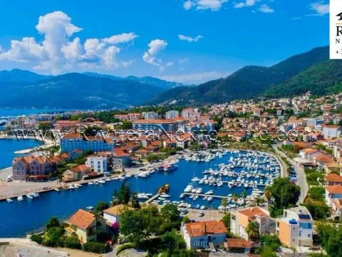 Prodaja, jednosoban stan, 39m², Centar, Tivat
