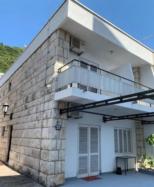 Prodaja, kuća, 140m², Budva, Crna Gora