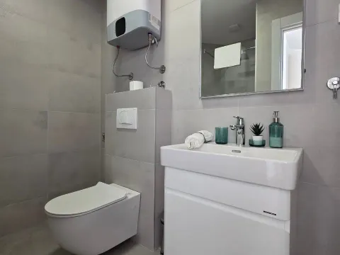 Sale, two bedroom apartment, 72m², Bečići, Budva - image 10