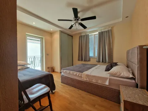 Sale, house, 590m², Tivat, Crna Gora - image 25