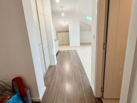 Sale, studio apartment, 45m², Tološi, Podgorica - image 8