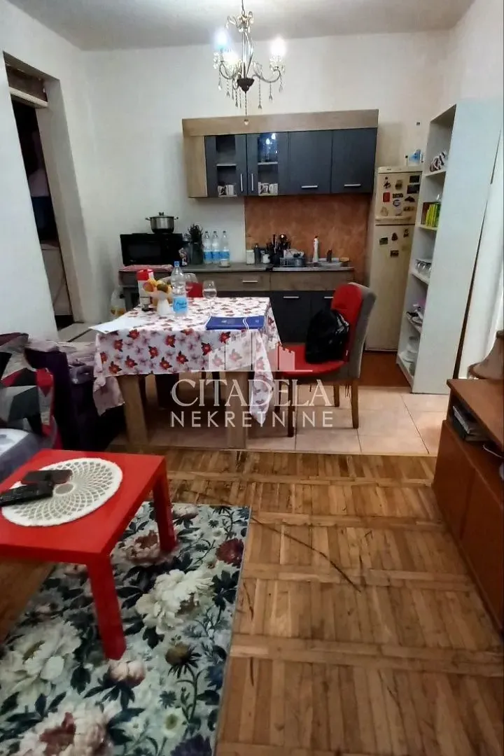 Prodaja, dvosoban stan, 42m², Kneževac, Beograd