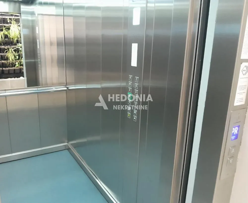 Prodaja, jednosoban stan, 37m², Zemun Sve Podlokacije, Beograd