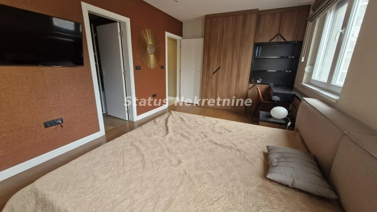 Prodaja, četvorosoban stan, 113m², Centar, Novi Sad