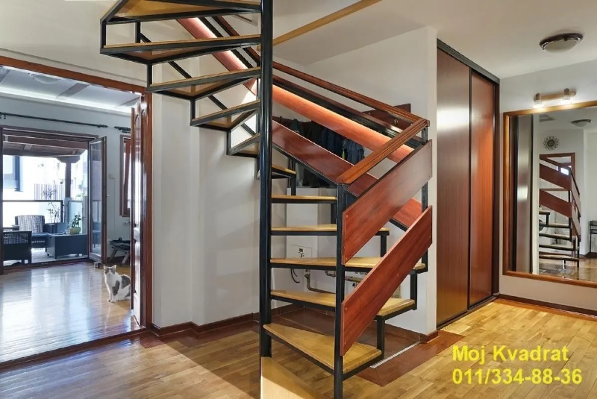 Sale, four bedroom apartment, 104m², Stari Grad, Beograd