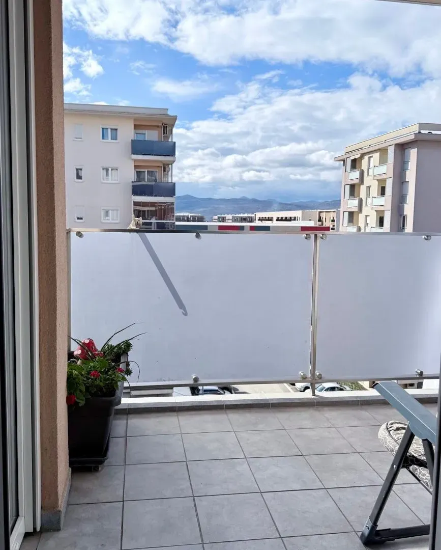 Prodaja, četvorosoban stan, 72m², Podgorica, Crna Gora