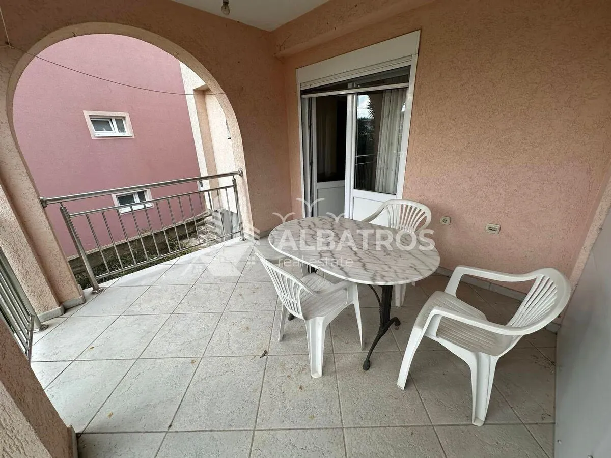 Rent, house, 452m², Bar, Crna Gora