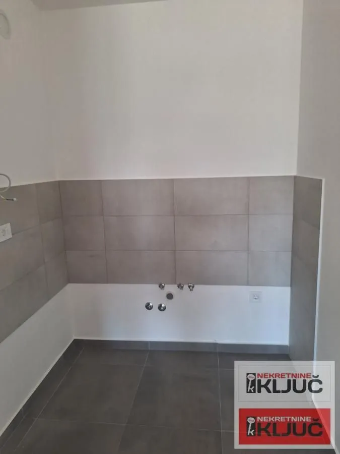Prodaja, dvosoban stan, 43m², Novo naselje, Novi Sad