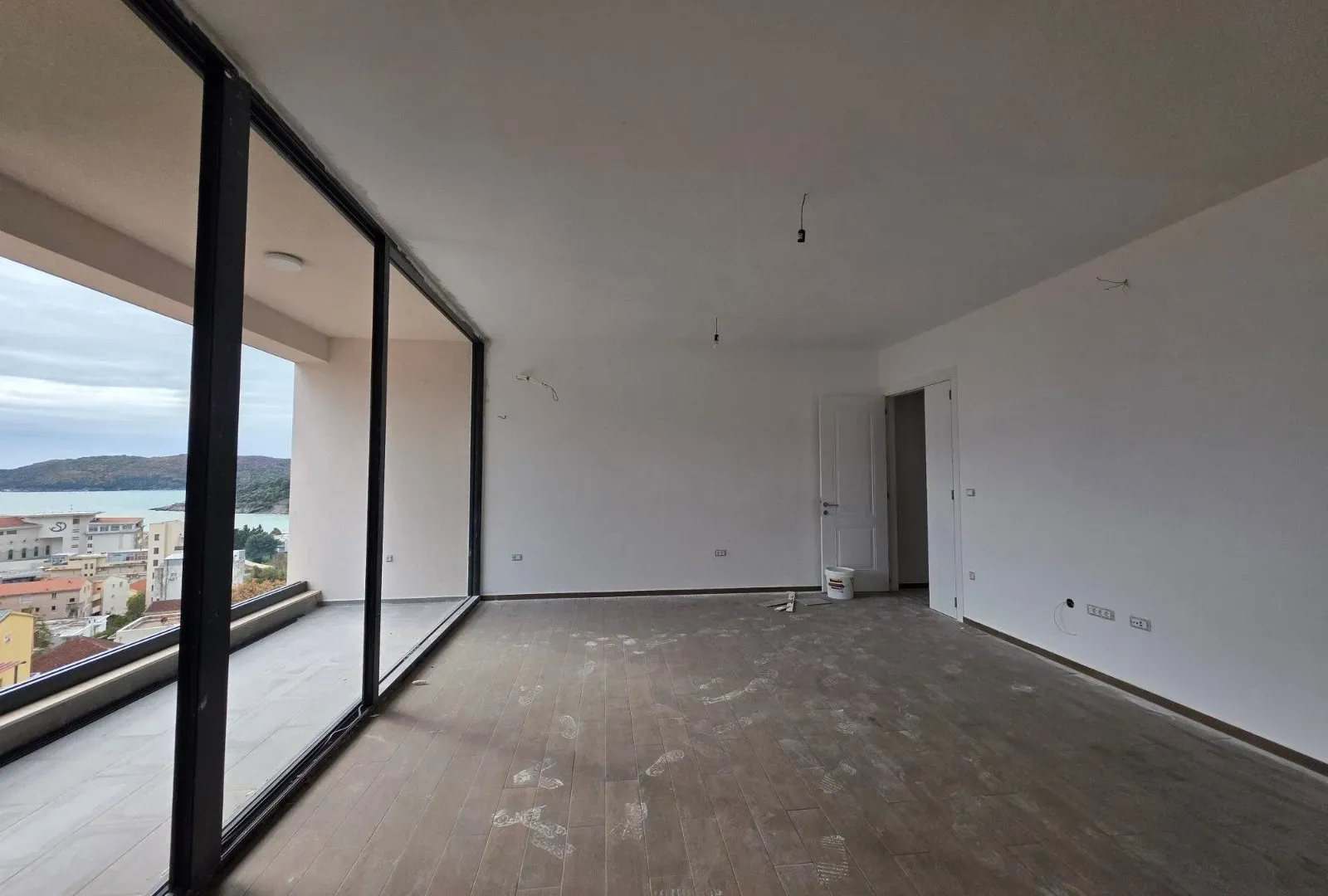 Sale, two bedroom apartment, 105m², Bečići, Budva