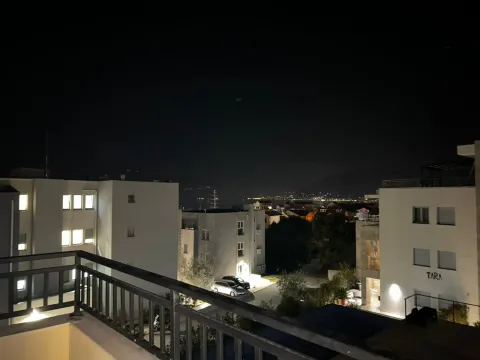 Izdavanje, dvosoban stan, 110m², Pod Kuk, Tivat - image 17