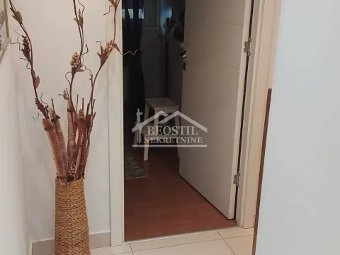 Prodaja, trosoban stan, 60m², Zemun Novi Grad, Zemun Sve Podlokacije