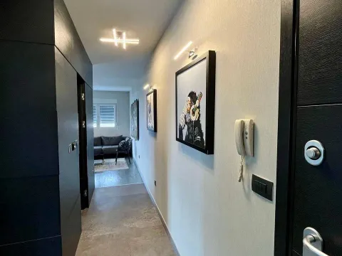 Rent, one bedroom apartment, 55m², City Kvart, Podgorica - image 9