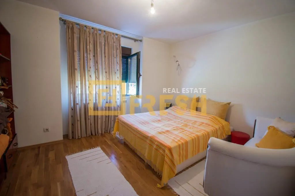 Prodaja, kuća, 253m², Zagorič, Podgorica