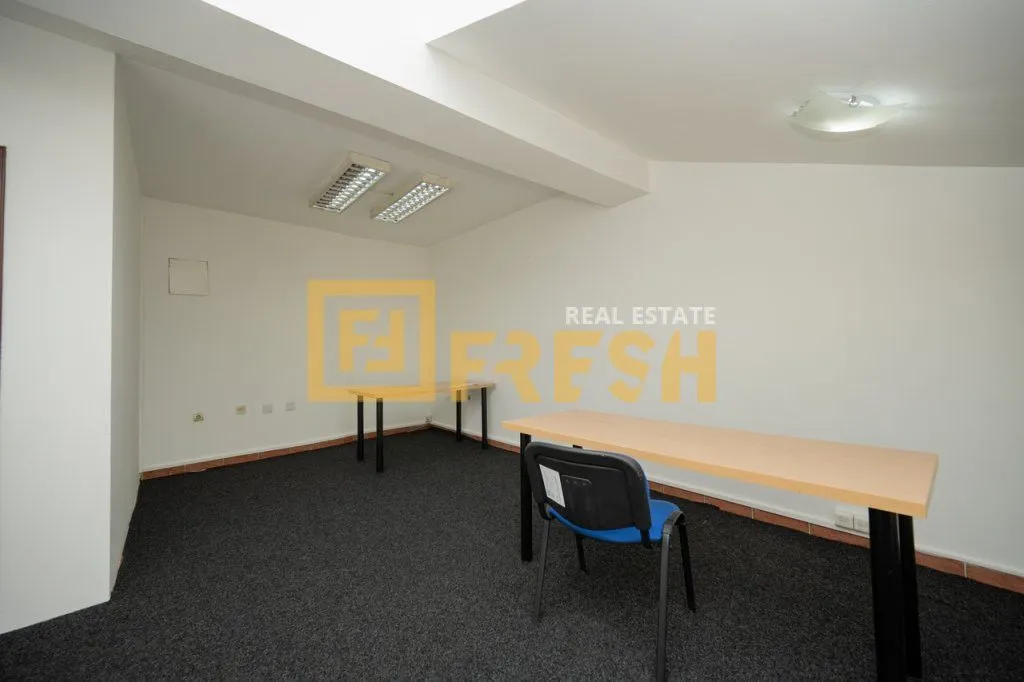 Rent, office space, 1000m², Centar, Podgorica