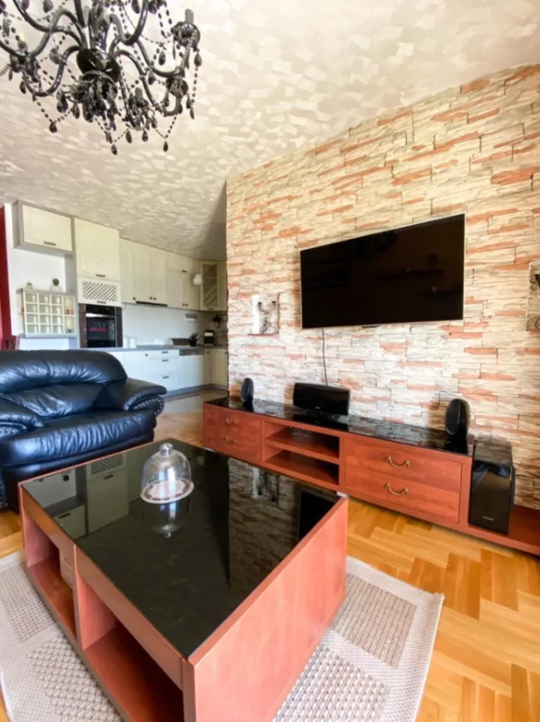 Izdavanje, dvosoban stan, 60m², City Kvart, Podgorica