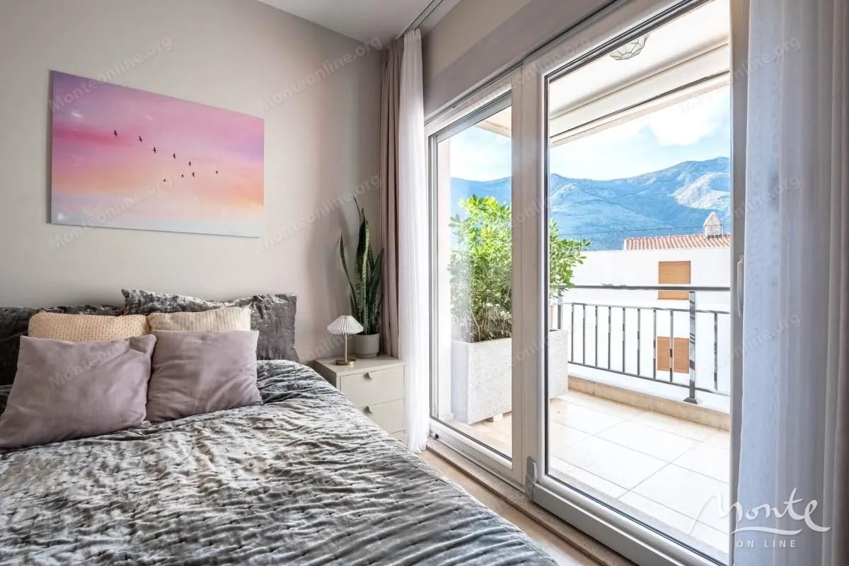 Prodaja, trosoban stan, 114m², Dobrota, Kotor