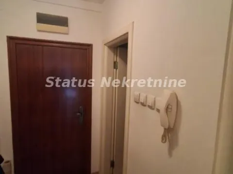 Prodaja, garsonjera, 24m², Bulevar Evrope, Novi Sad Sve Podlokacije - image 2