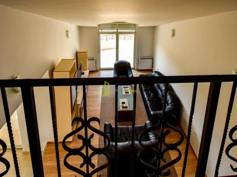 Izdavanje, kuća, 185m², Tološi, Podgorica - image 2