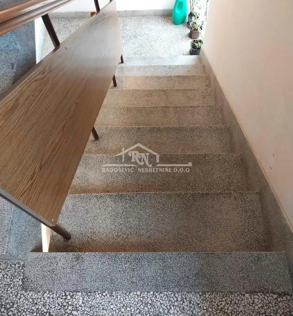 Prodaja, kuća, 410m², Novi Banovci, Stara Pazova