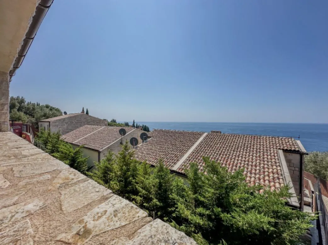 Prodaja, garsonjera, 46m², Reževići, Budva