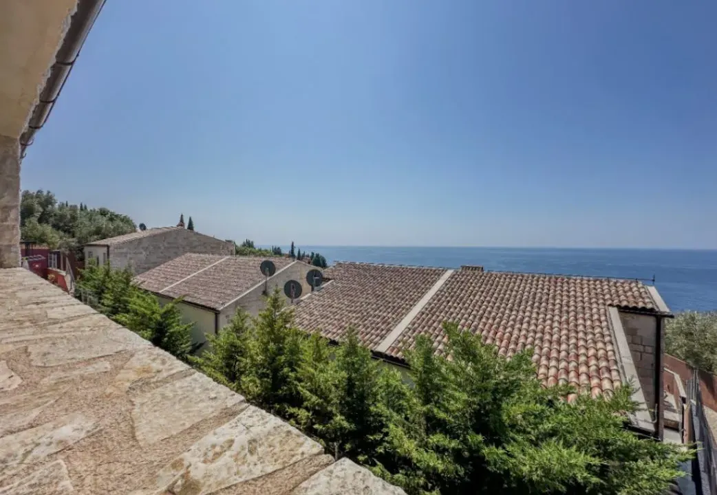 Prodaja, garsonjera, 46m², Reževići, Budva