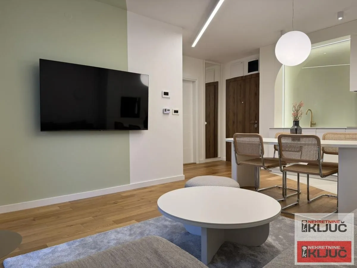 Izdavanje, dvosoban stan, 49m², Bulevar patrijarha Pavla, Novi Sad Sve Podlokacije