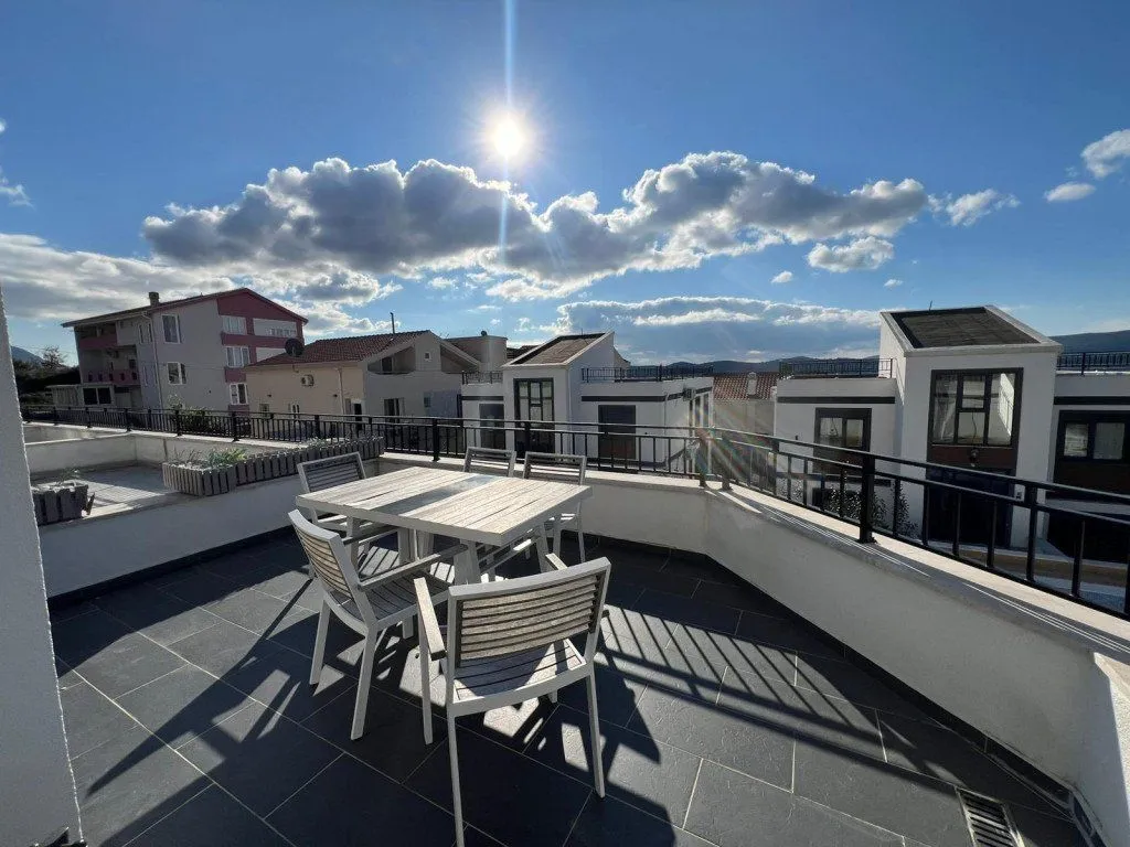 Prodaja, dvosoban stan, 66m², Kava, Tivat