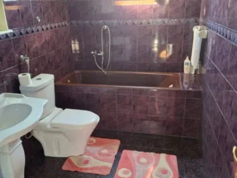 Izdavanje, trosoban stan, 100m², Zagorič, Podgorica - image 2