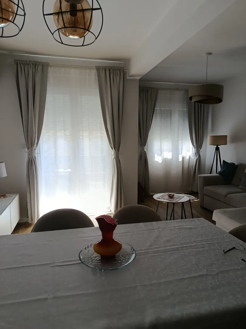 Izdavanje, jednosoban stan, 45m², Gruda, Cetinje