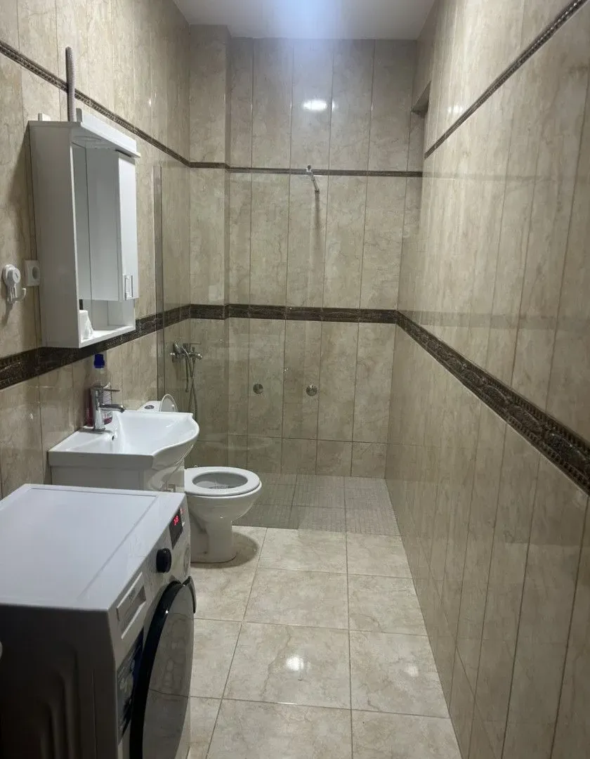 Izdavanje, dvosoban stan, 68m², Centar, Podgorica