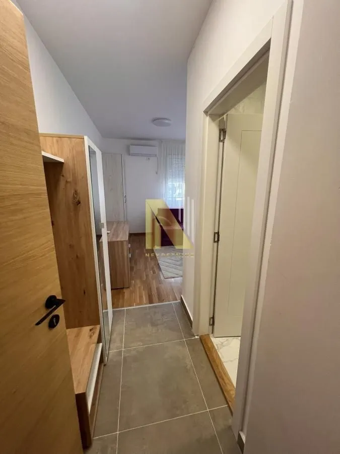 Izdavanje, garsonjera, 30m², Avijatičarsko naselje, Novi Sad Sve Podlokacije