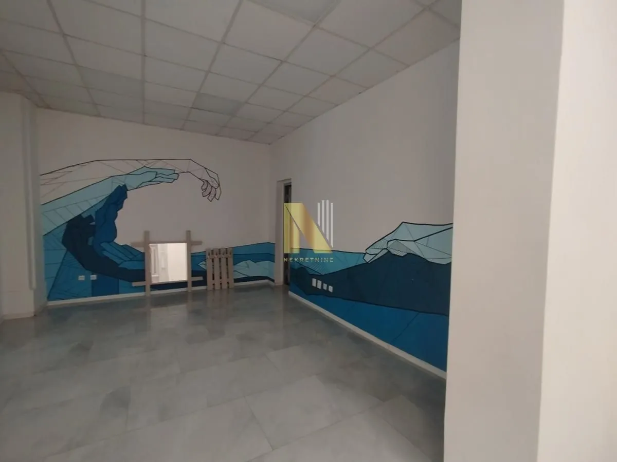 Rent, office space, 160m², Centar, Novi Sad