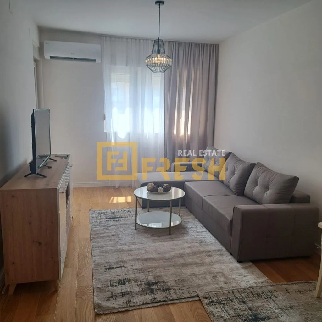 Izdavanje, jednosoban stan, 46m², City Kvart, Podgorica