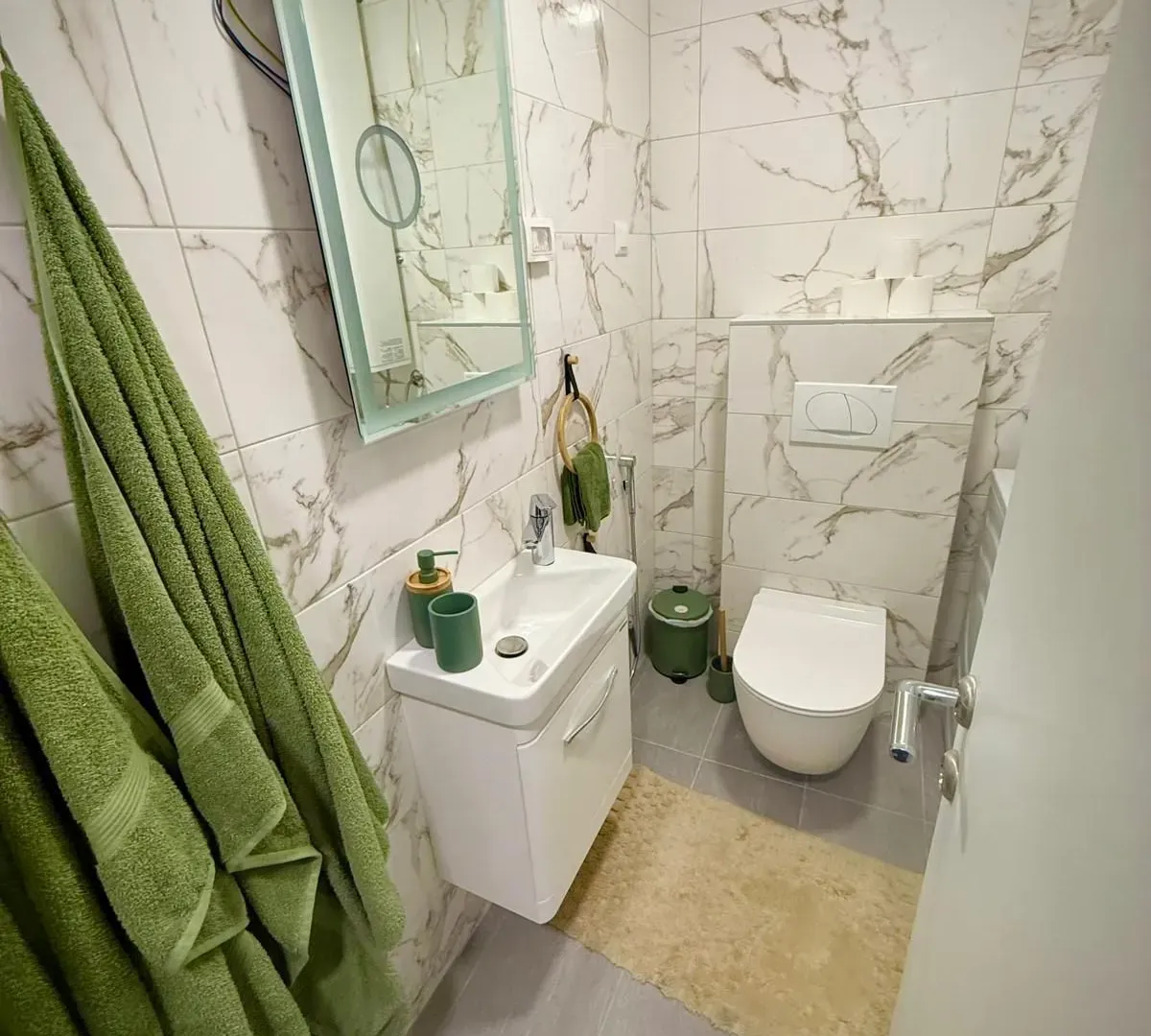 Izdavanje, garsonjera, 25m², Bečići, Budva