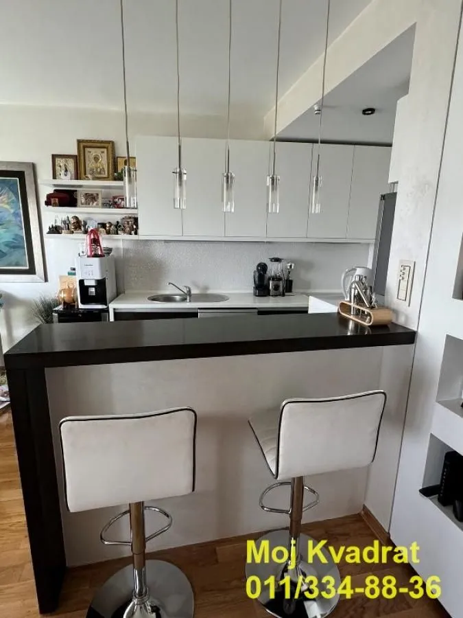 Sale, apartment, 270m², Skojevsko Naselje, Beograd