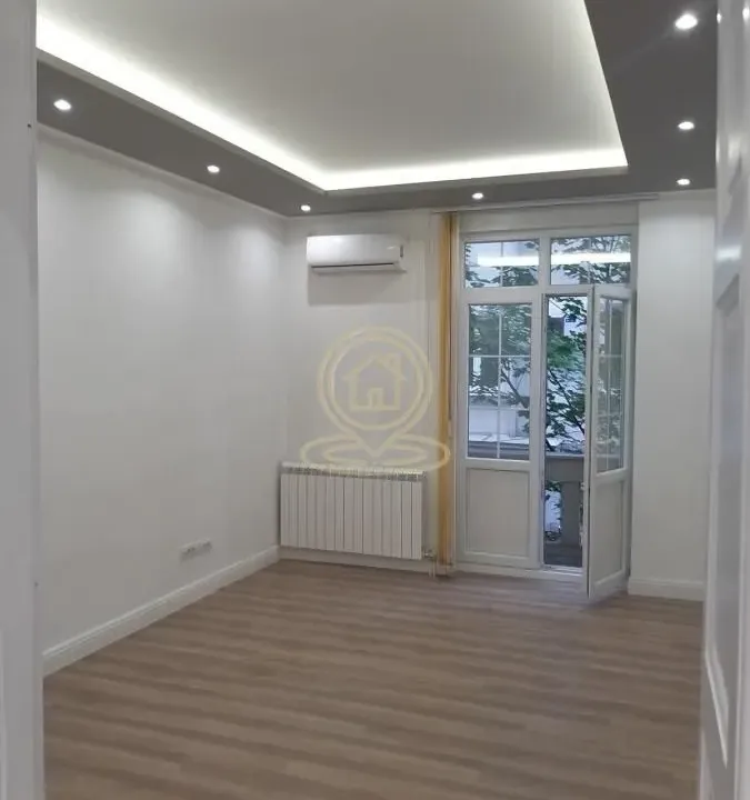 Izdavanje, poslovni prostor, 130m², Vračar Hram, Vračar Sve Podlokacije