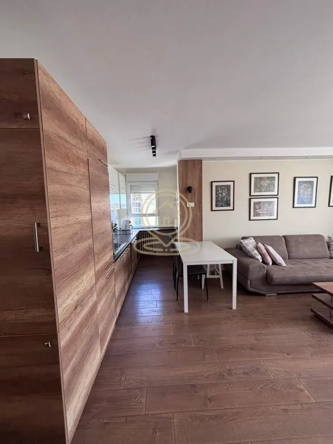 Prodaja, dvosoban stan, 60m², Centar, Novi Sad