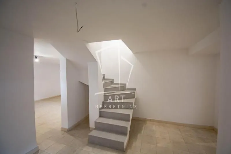 Prodaja, kuća, 230m², Zemun Centar, Zemun Sve Podlokacije