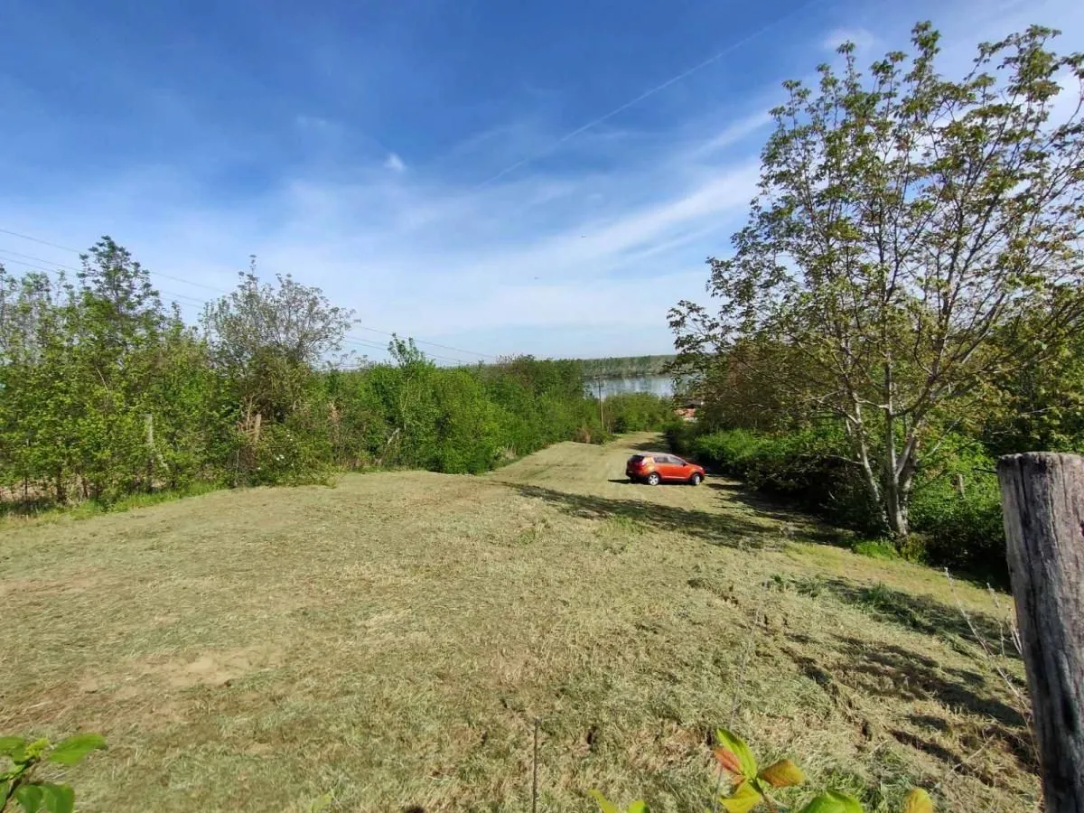 Prodaja, plac, 3700m², Beočin, Srbija