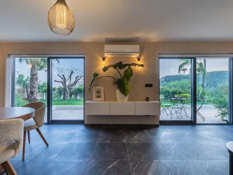 Rent, house, 300m², Markovići, Budva - image 12