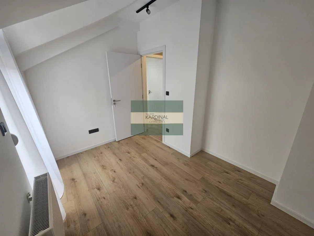 Prodaja, trosoban stan, 58m², Centar, Novi Sad