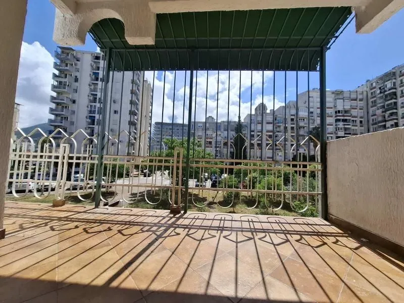 Prodaja, trosoban stan, 77m², Bar, Crna Gora