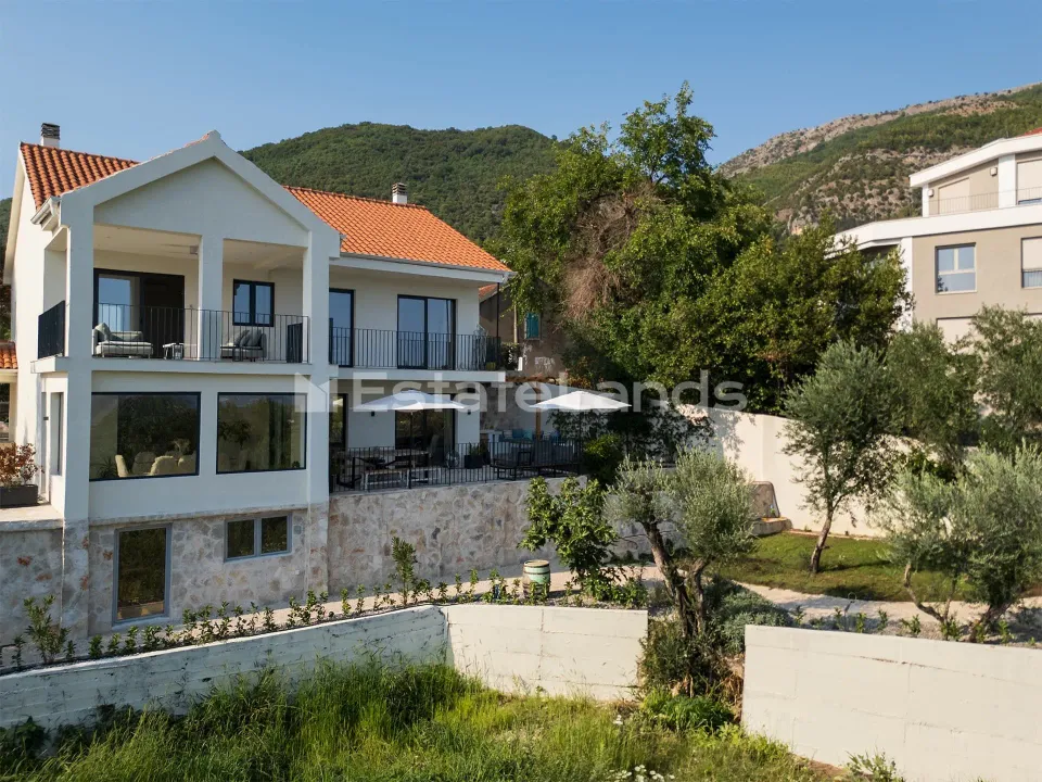 Sale, house, 220m², Tripovići, Tivat