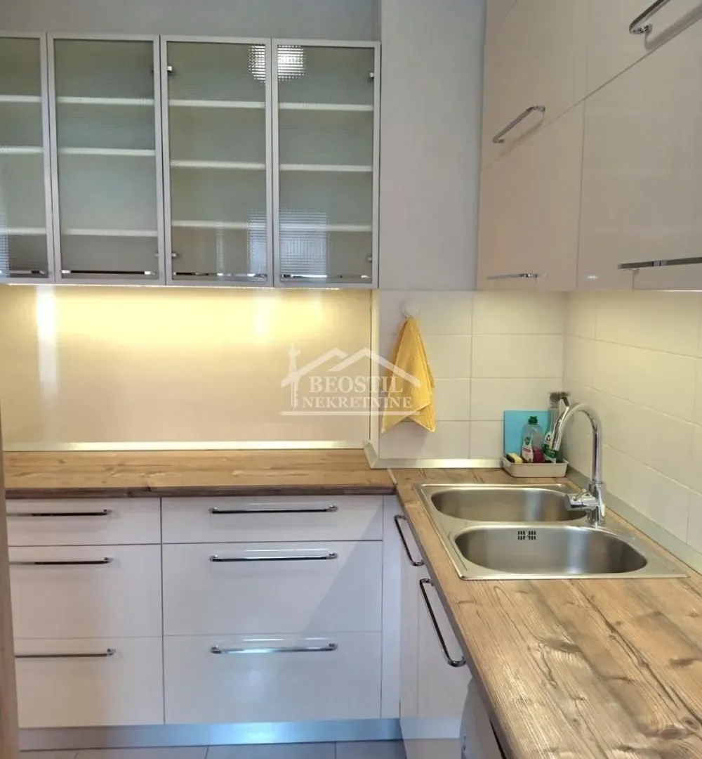 Prodaja, trosoban stan, 81m², Novi Beograd Sve Podlokacije, Beograd