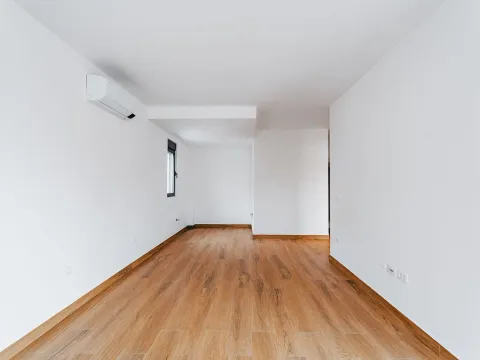 Izdavanje, ugostiteljski objekat, 1600m², Budva, Crna Gora - image 50