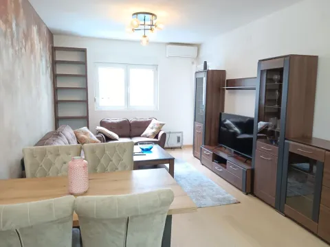 Rent, two bedroom apartment, 68m², City Kvart, Podgorica - image 4