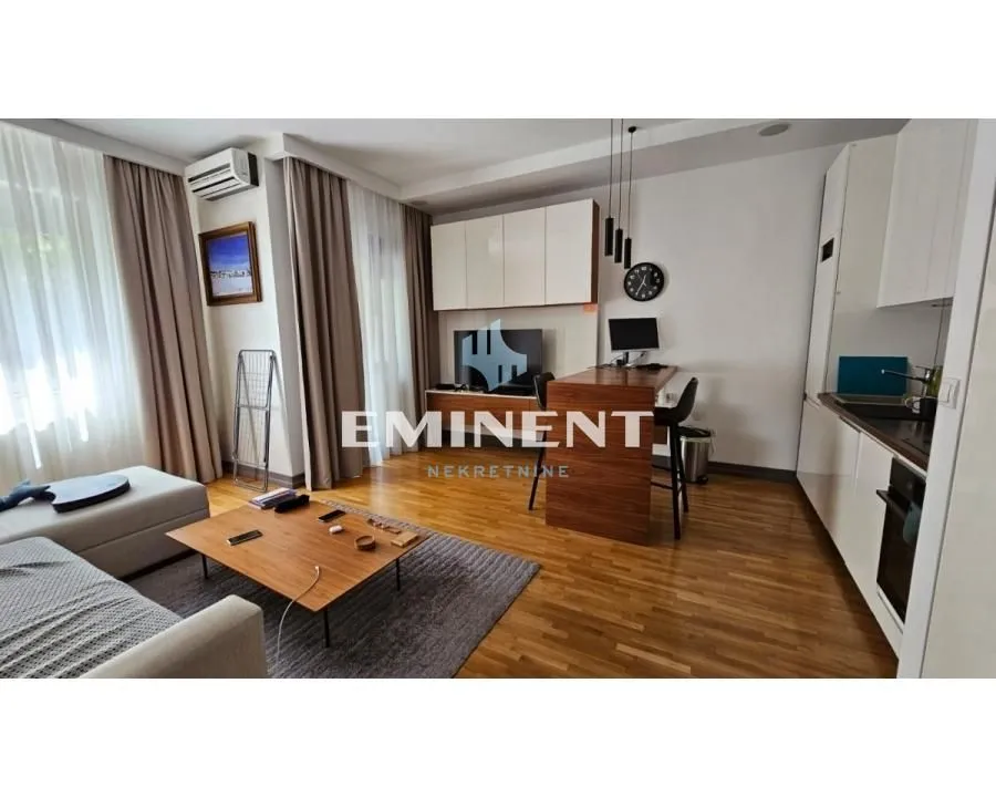 Izdavanje, dvosoban stan, 44m², Banovo Brdo, Beograd