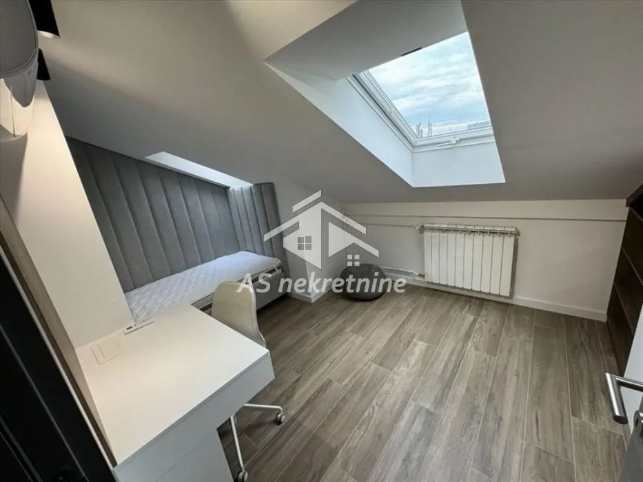 Rent, three bedroom apartment, 100m², Savski Venac, Beograd